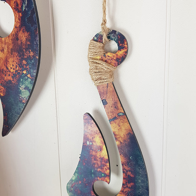Kiwiana-themed wall art hook set, featuring three durable ACM hooks in varying sizes, ideal for functional and decorative use.