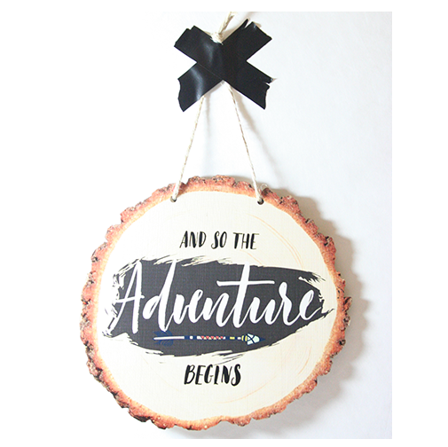 Wood slice wall art featuring a nature-inspired design, crafted from eco-friendly pine veneer, ready to hang.