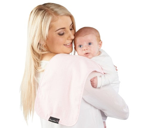 Ultra-soft white burp cloth made of high-quality cotton, measuring 24cm x 65cm, perfect for protecting against spills.