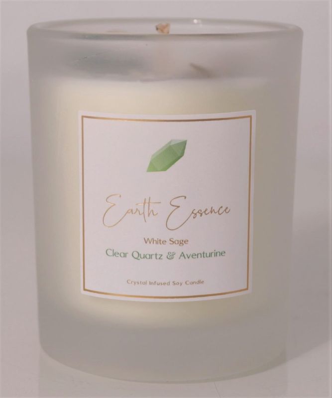 A luxurious soy wax candle with White Sage, Clear Quartz, and Aventurine, promoting relaxation and tranquility for 40 hours.