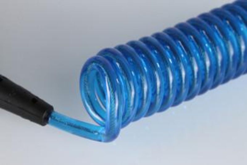 MooseNoose blue toddler safety harness with cut-proof design, double-velcro system, and 1-metre mobility for secure exploration.