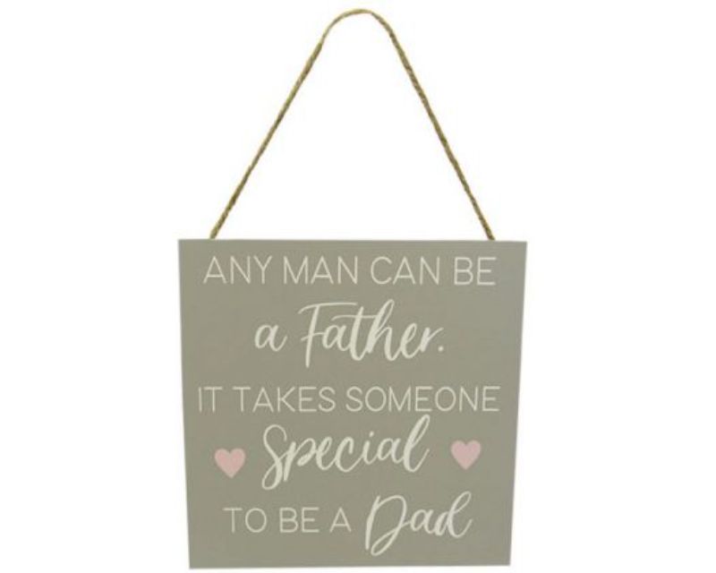 Wooden family life hanger sign celebrating fatherhood, measuring 18 x 18 cm, ideal for home decor and gifting.