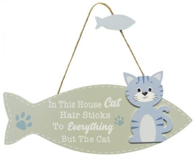 Wood fish-shaped cat hanger organizer, 27.5 x 12 cm, stylishly manages cat hair and displays grooming tools.