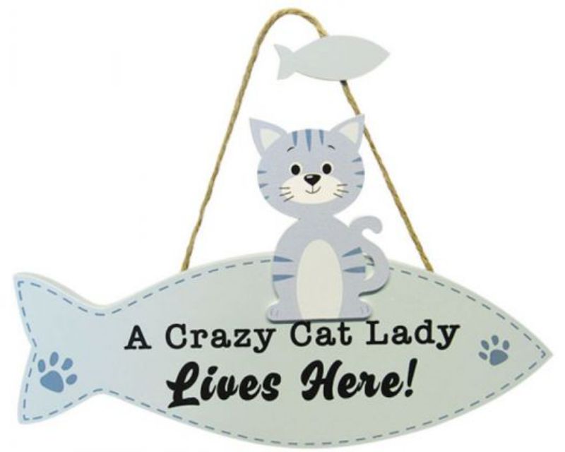Charming wood fish-shaped cat hanger sign for leashes and accessories, perfect for cat lovers, measures 28 x 17.5 cm.
