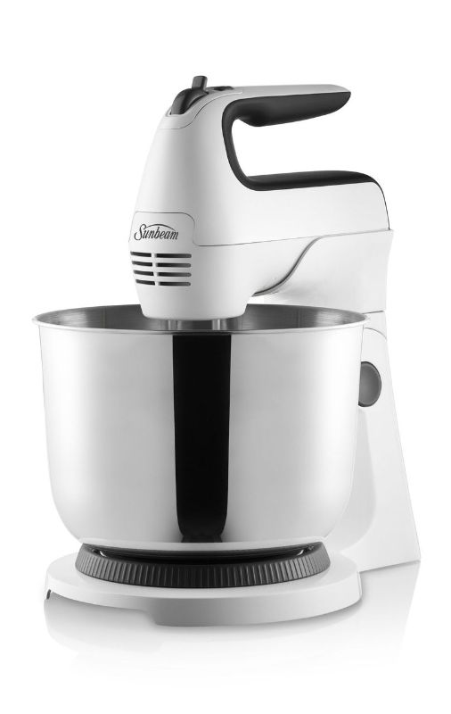 Combo Pro Mixer - MIXMASTER® in white, versatile hand and stand mixer with 3 attachments, 6 speeds, and 3.8L bowl.