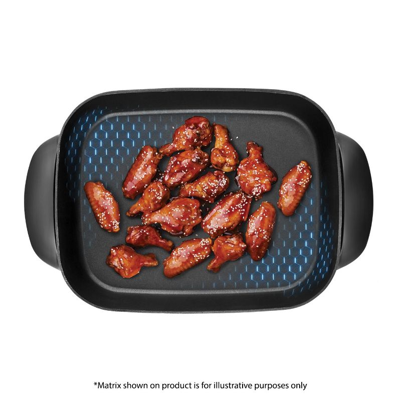 DiamondForce™ Banquet Frypan in dark blue, featuring a diamond-infused non-stick surface for effortless cooking and cleanup.