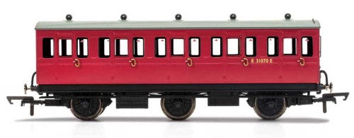 Hornby BR 6WC 3rd Class coach with Fitted Lights, showcasing Maglight system and authentic ERA 4 British Railway design.