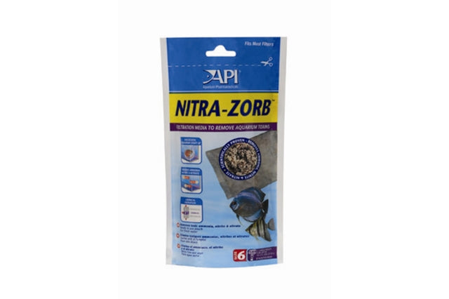 Aquarium API Nitra-Zorb large pouch for effective removal of ammonia, nitrites, and nitrates in freshwater aquariums.