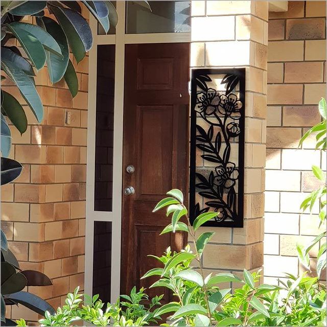 Stylish Kiwiana wall art featuring Manuka design, durable aluminum panel, perfect for indoor/outdoor use, 790mm x 285mm.