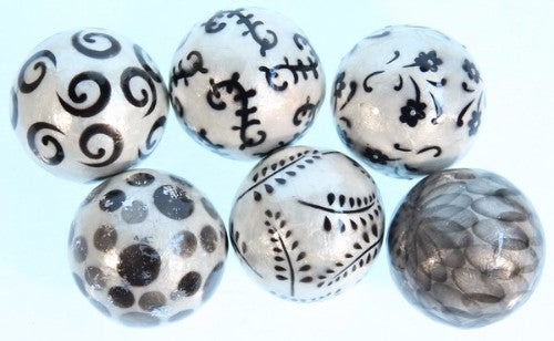 Set of 6 black and white Capiz shell decorative balls, 7.5 cm, featuring elegant patterns for home decor enhancement.