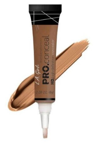 LA Girl Pro Concealer in Beautiful Bronze offers lightweight, opaque coverage for concealing dark circles and skin imperfections.