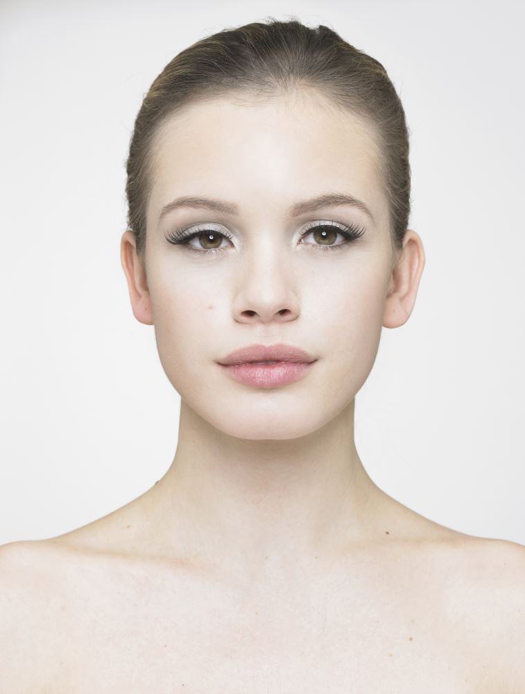 High-quality Eylure Lengthening Starter Kit 118 lashes for a natural, fluttery look; ideal for daily use and special occasions.