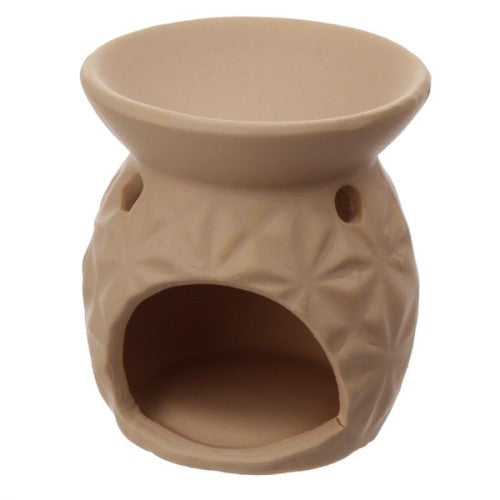 Ceramic oil burner featuring an embossed triangle pattern, perfect for aromatherapy and enhancing home ambiance.