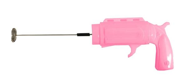 Pink gun-shaped whisk, 25 x 9 cm, perfect for fun drink mixing like mojitos and lattes.