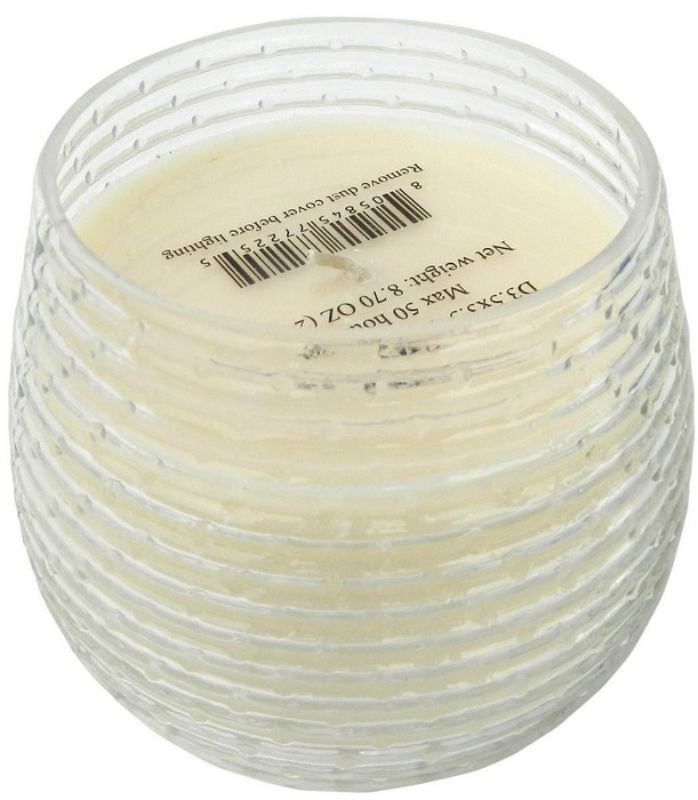 Scented soy wax candle in gold ribbed holder, featuring Earl Grey fragrance for a cozy and elegant home ambiance.