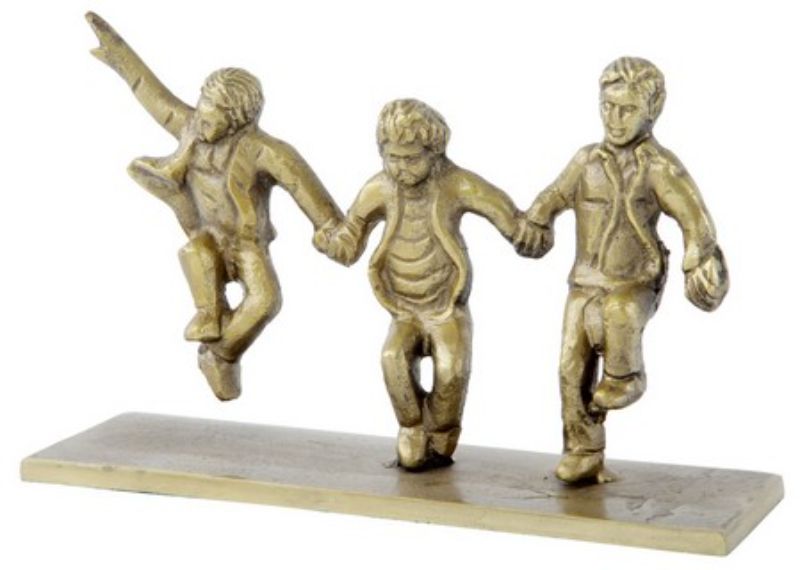Antique brass ornament measuring 22.5cm, charming and sophisticated, perfect for enhancing home decor with elegance.