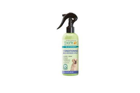 Lavender-scented grooming spray for dogs that detangles, softens, and calms during grooming, safe for all breeds.