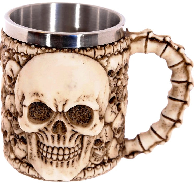 Intricately detailed multi skull tankard, perfect for adding character to your drinks. Dimensions: 14.5x11x9.5cm.