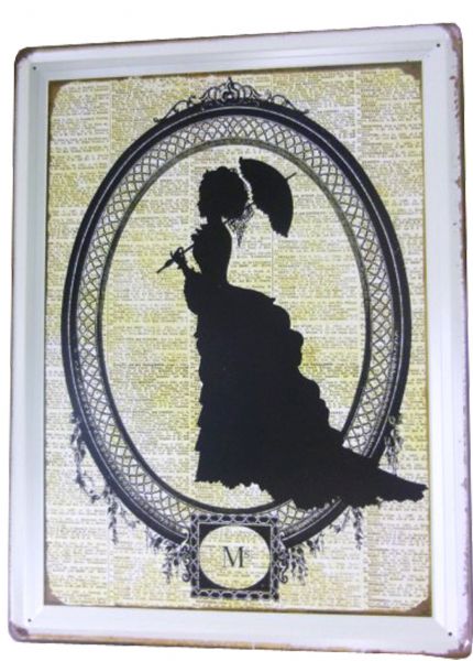 Elegant metal wall art titled "Mrs", measuring 30 x 40 cm, perfect for enhancing home decor with a modern touch.