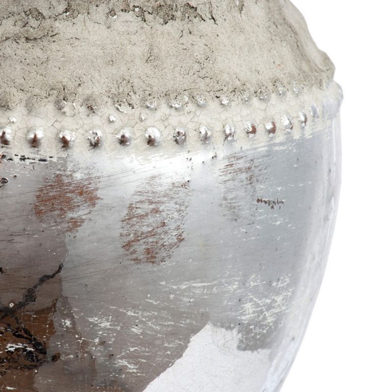 Elegant UMA Ceramic Vase, 23.5cm tall, perfect for fresh flowers or as a stylish decor piece in any room.