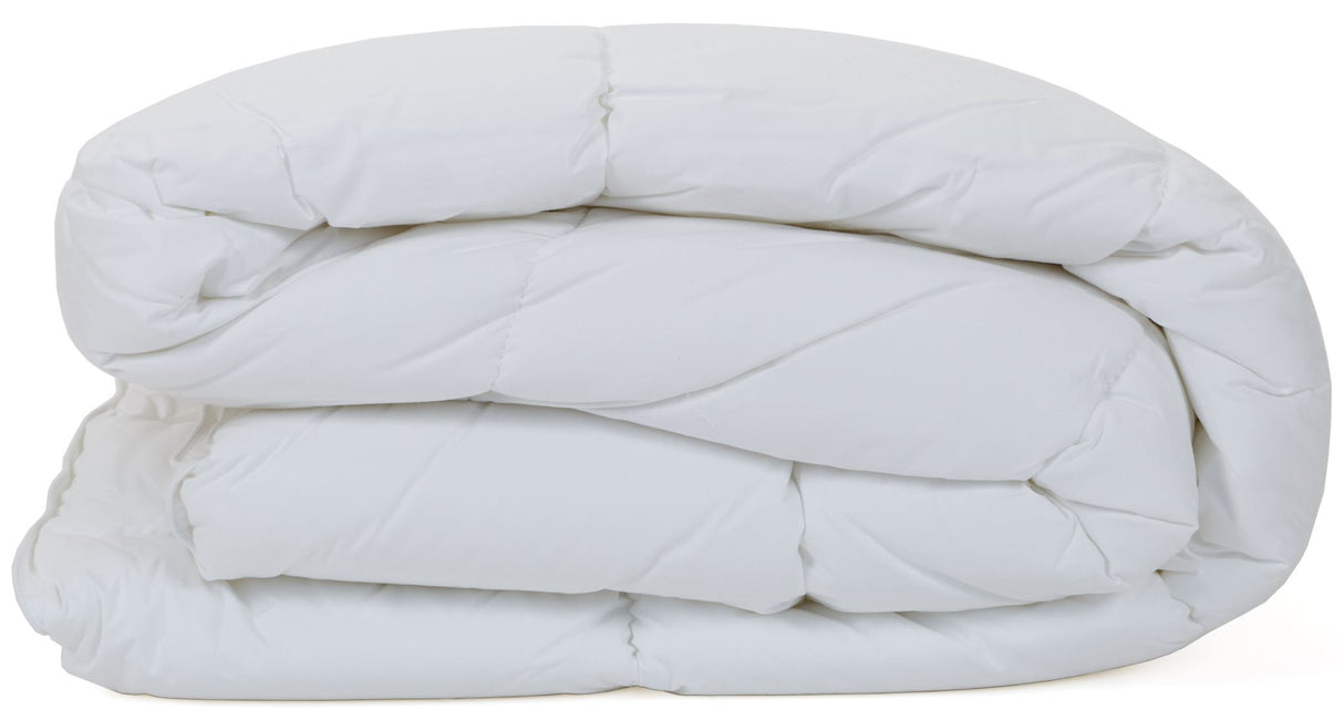Aernative Duvet Inner in King size, 100% hypoallergenic microfibre, 300 thread count, cozy, lightweight, and breathable.