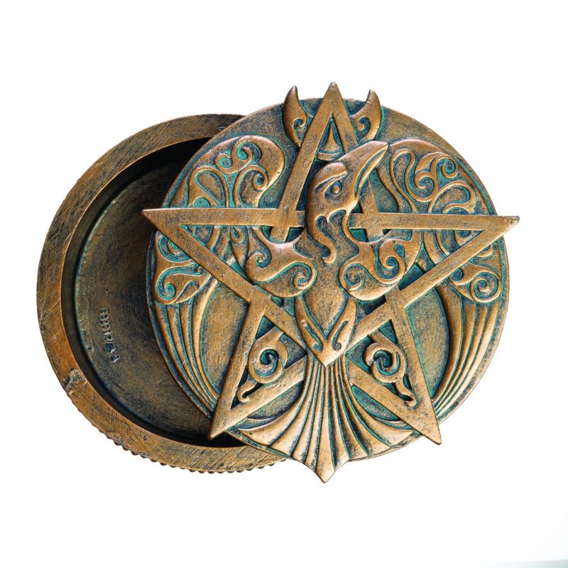 Antique gold pentacle trinket box (13cm) in metal look, perfect for storing jewelry and magical keepsakes.