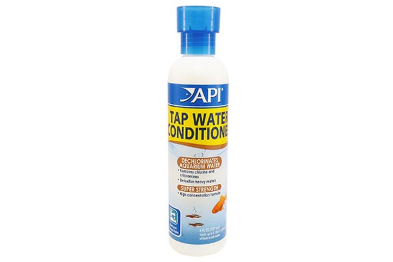 API Tap Water Conditioner 237mL bottle for detoxifying tap water, safe for all aquarium life, treats up to 17,879 liters.