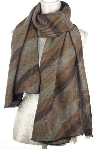 Elegant bronze crinkle stripe scarf, 60 x 180 cm, versatile for layering or as a shawl, adds style to any outfit.