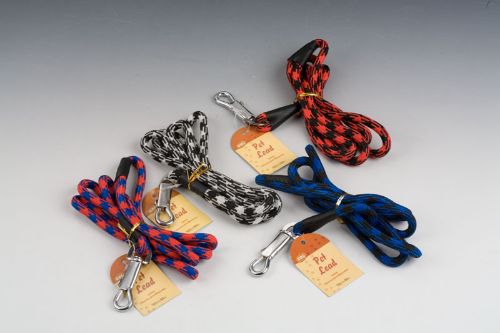 Durable 162cm polypropylene dog leashes in assorted colors, perfect for small to medium-sized dogs during walks and training.
