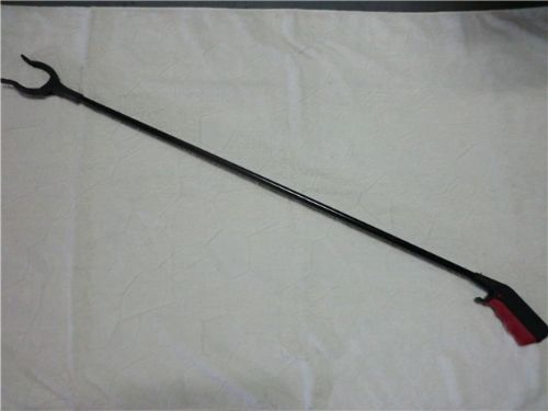 Lightweight 97CM Pickup Tool for easily retrieving small items in tight spaces without straining your back.