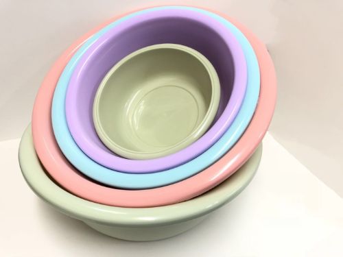 Set of four 30cm versatile basins, perfect for serving meals, lightweight, stylish, and dishwasher safe.