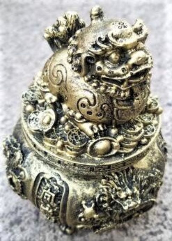 Feng Shui Lion Trinket Box, 12cm, symbolizing courage and protection, ideal for storing keepsakes and enhancing decor.