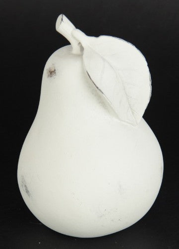 Polyresin pear ornament, 9.5x9.5x14.5 cm, elegantly adds a natural touch to home decor with vibrant colors and intricate texture.