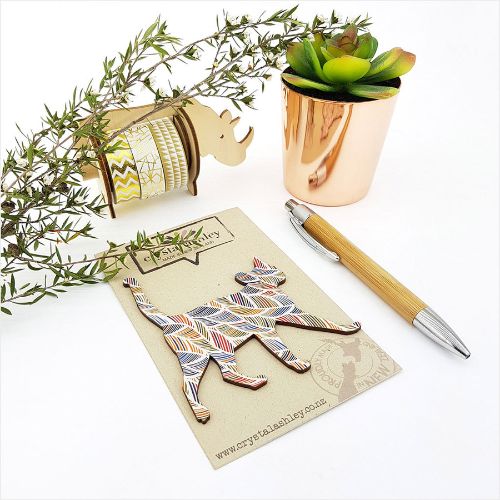 Whimsical cat-themed wall art featuring a feather pattern, crafted from durable MDF, perfect for decorative accents.