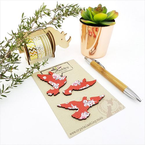 Elegant mini wall art set featuring doves and vibrant red florals, perfect for creating tranquility in any space.