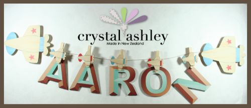 Colorful Plane Art Pegs for displaying kids' artwork, photos, and names; 119cm string length, durable design.