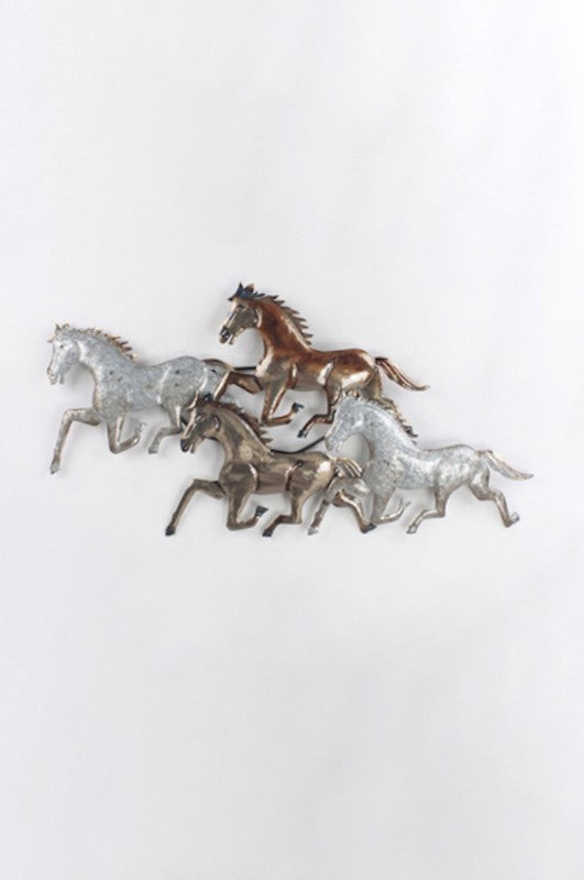 Metal wall art featuring galloping horses, measuring 94 x 50 x 6 cm, perfect for enhancing any living space.