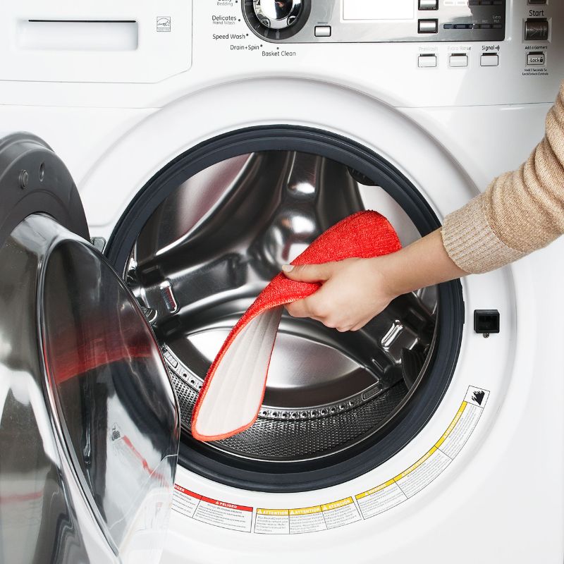 Microfiber refill pad for OXO Spray Mop, ideal for efficient cleaning of hardwood, tile, and laminate floors.