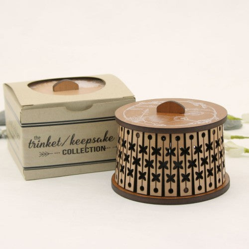 Round trinket box featuring a Kiwi design, crafted from NZ Beech veneer, ideal for jewelry and keepsakes.