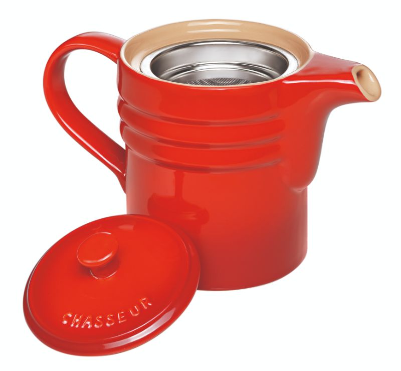 Chasseur La Cuisson Oil Dripping Jug in red, crafted from stoneware with a precision spout and built-in strainer for easy pouring.