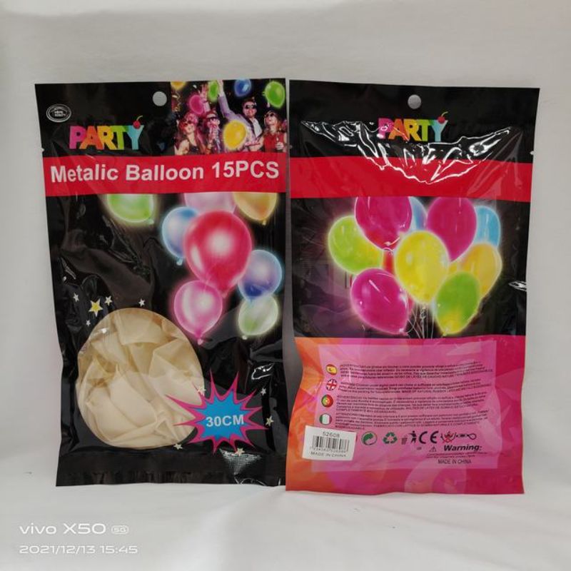 Clear metallic balloons (30cm, 180pcs) in elegant packaging, ideal for decorating parties and events with a sophisticated touch.