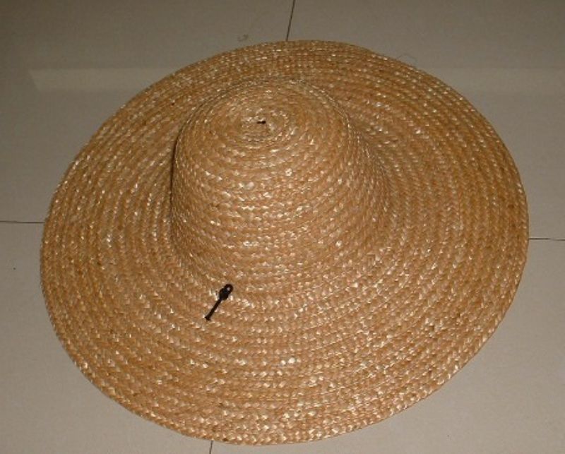 Vibrant 46cm straw hats in a set of 12, perfect for summer parties and outdoor gatherings, offering stylish sun protection.