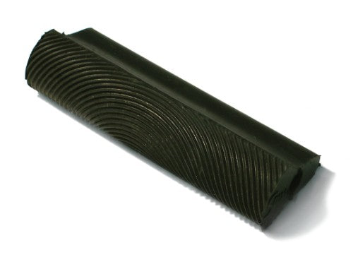 Jo Sonja's Graining Tool: 120 mm rubber tool for creating realistic wood grain effects in various paints and mediums.