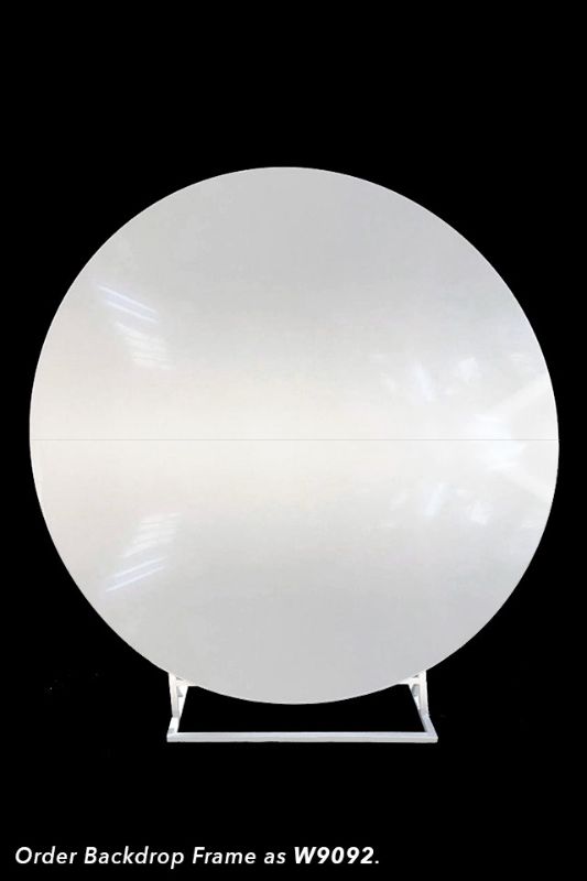 White acrylic backdrop disc (200 cm) in two halves, perfect for events, customizable with flowers and decals.