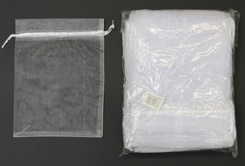 White organza bags 15x20cm in a pack of 100, ideal for elegant gift packaging and party favors.