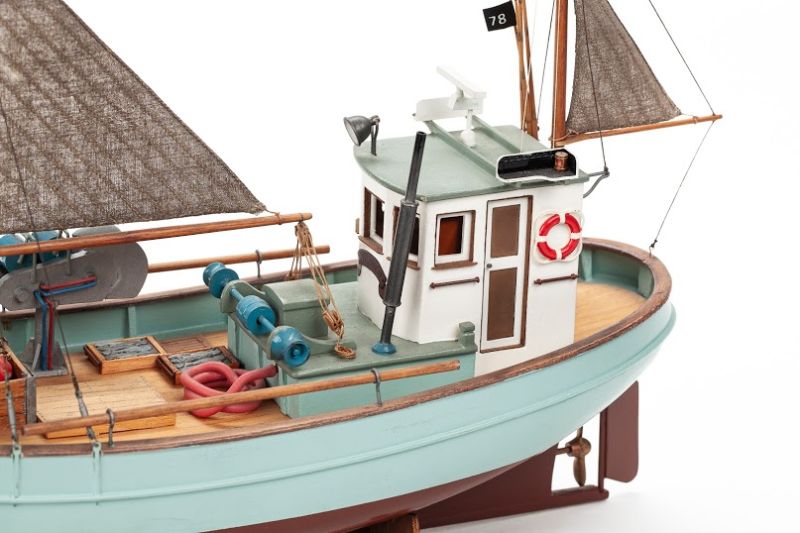 Wooden ship model kit of the 1/30 Havmagen Fishing Boat, ideal for beginners, featuring basic colors and customizable decals.