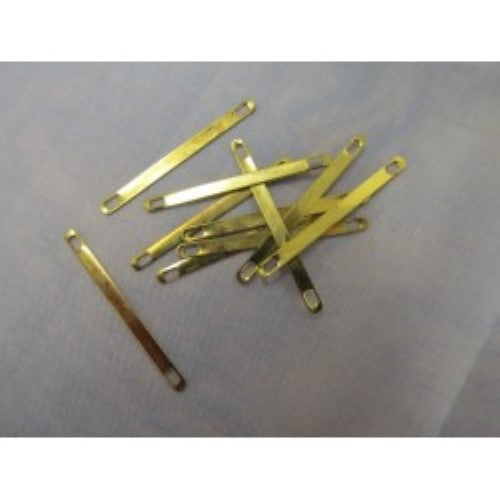 Durable 40mm chain plates in a pack of 10, perfect for securing rigging on boats in any water environment.