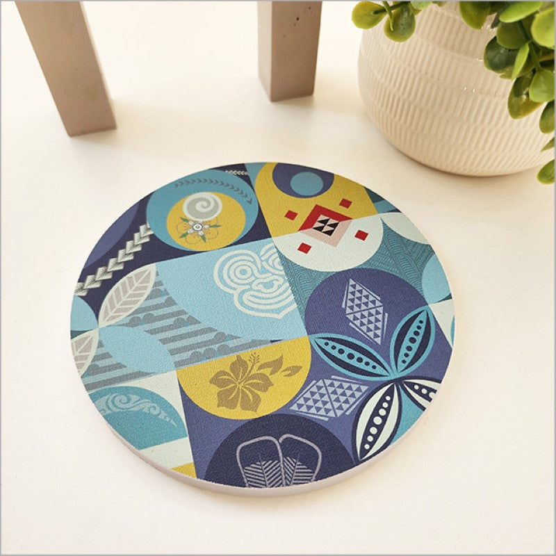 Vibrant Kiwiana-inspired printed canvas circle, 150mm, ready to hang with keyhole notch for easy installation.