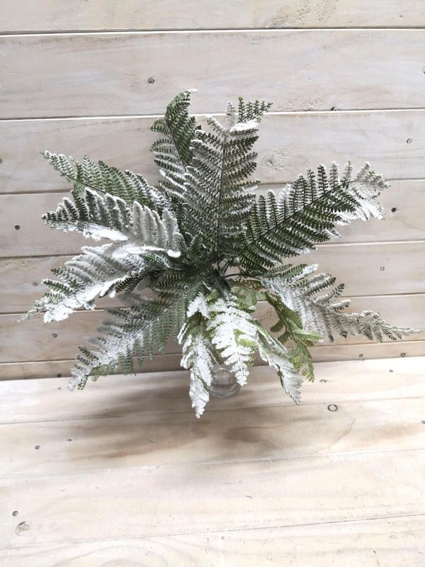 Lifelike snowy artificial fern bush ideal for elegant home decor and versatile arrangements, enhancing any indoor or outdoor space.