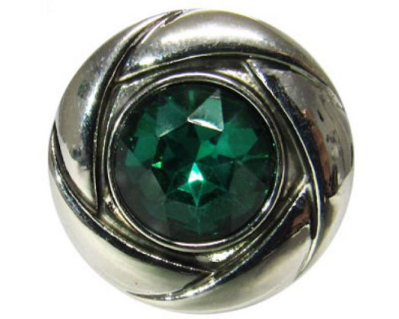 Stunning green crystal charm designed to elevate jewelry with captivating sparkle and versatile style.